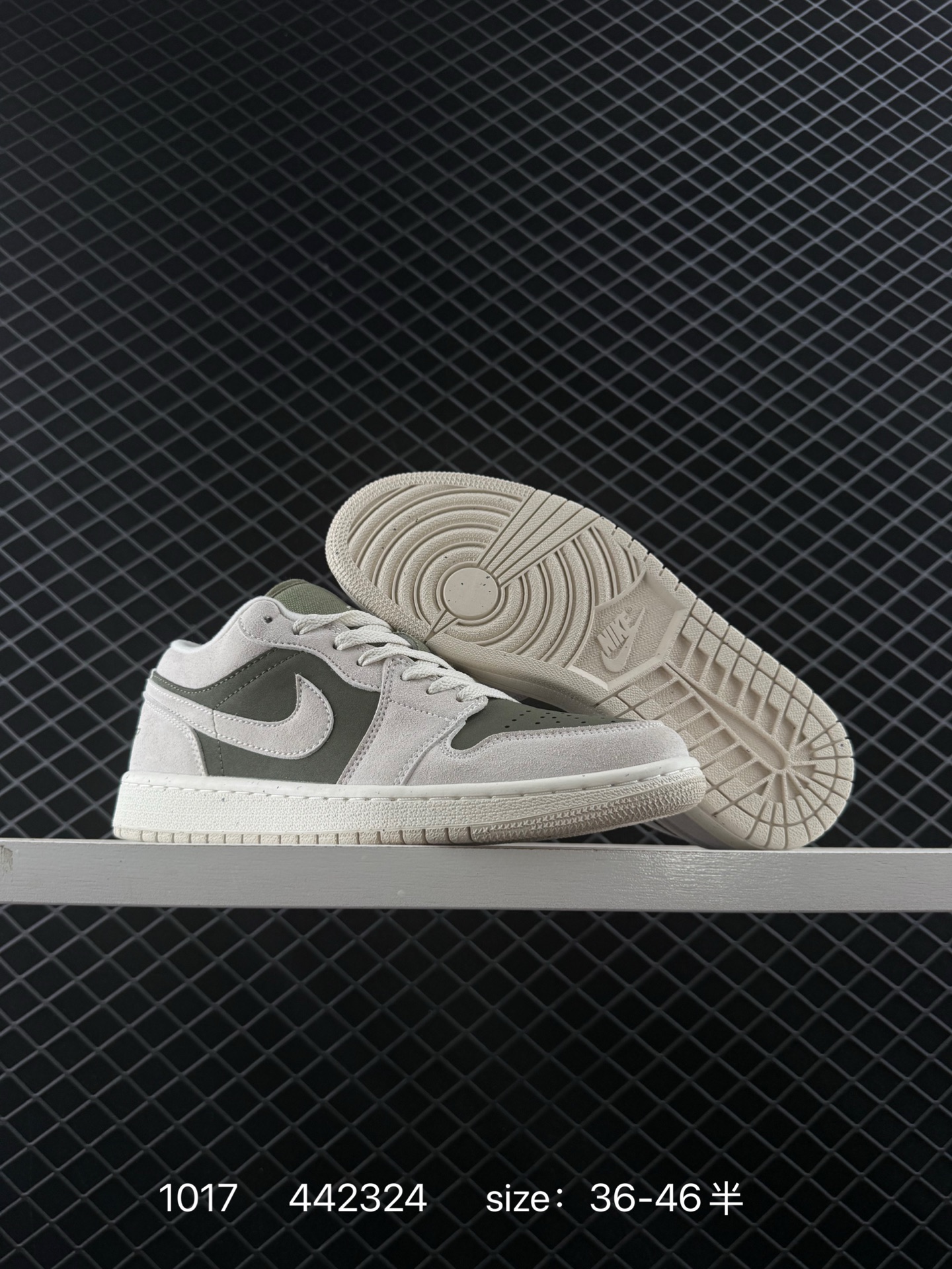 Nike Wmns Air Jordan 1 Low GS”Team Gold“